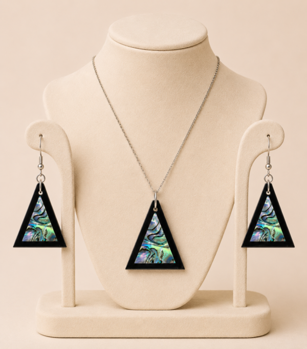 file_000000000d8072068a29f47f7faee302 Abalone Jewelry Set | Noor Pyramid