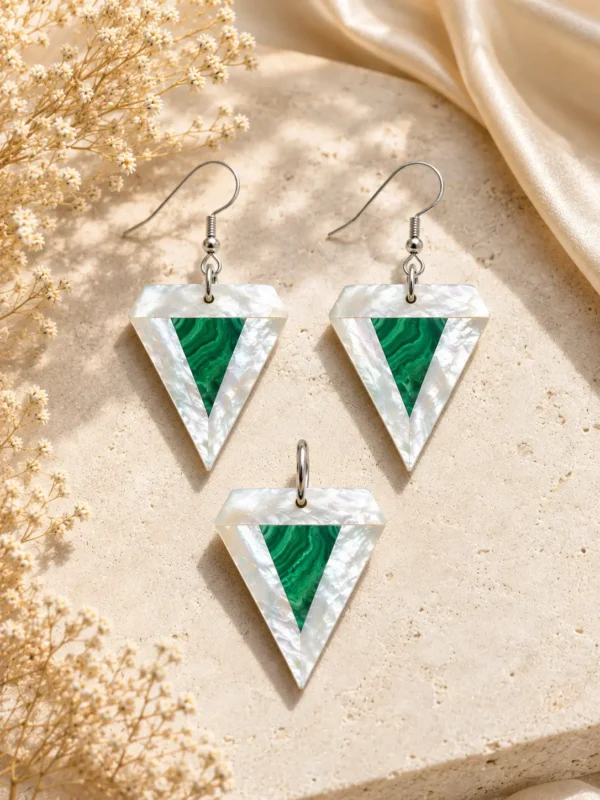 file_00000000b14872079e9337e7e79f7ad1 Noor Prism Malachite Jewelry Set with Mother of Pearl by Pietra Noor