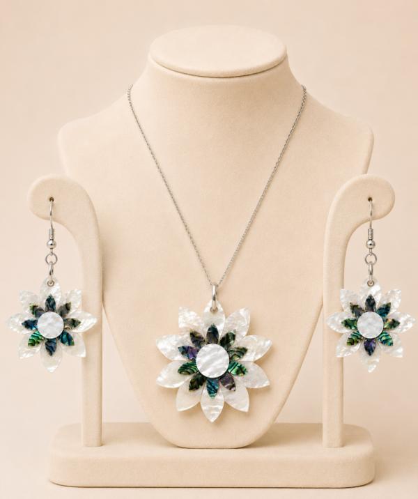 file_00000000bba07206b4e36cc47bc931d0 Mother of Pearl Jewelry Set | Taj Lotus