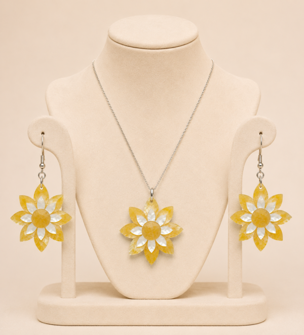 file_00000000e61072099965d7c2a726637e Golden Mother of Pearl Jewelry Set | Taj Lotus