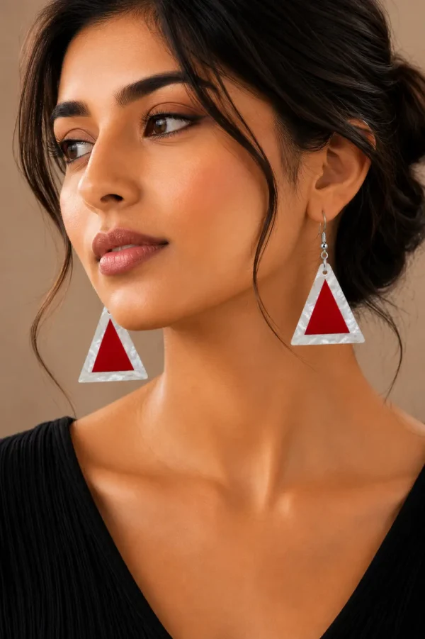 file_0000000080bc81faa45d66cf51b9a464 NOOR PYRAMID EARRINGS