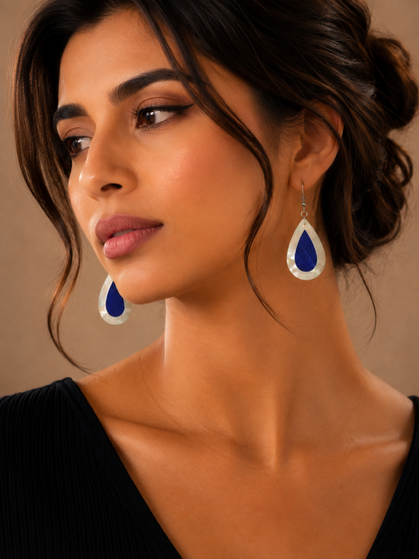 file_00000000457c81fab2c9c233e159cc87 Noor Teardrop Earrings