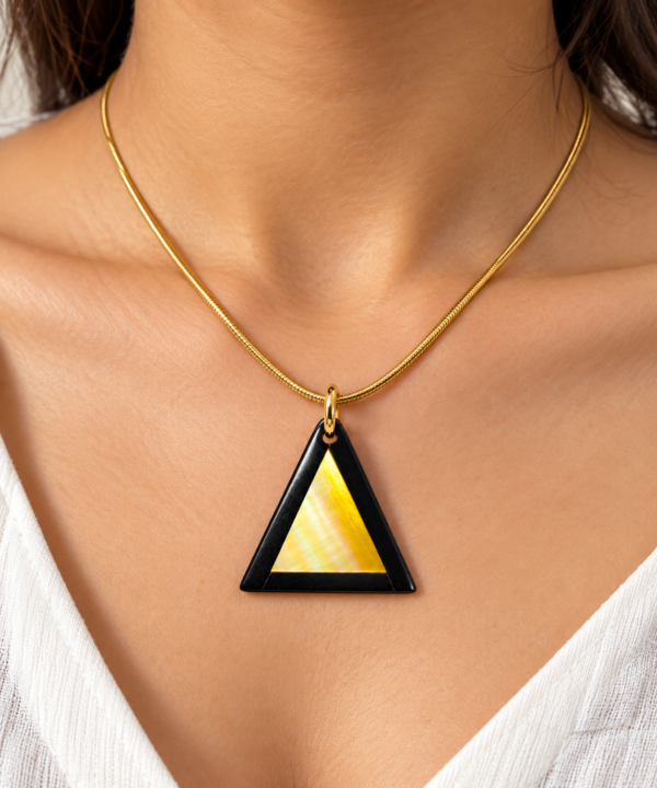 file_00000000f1e081f8963e5c84ee807460 Noor Pyramid Pendant